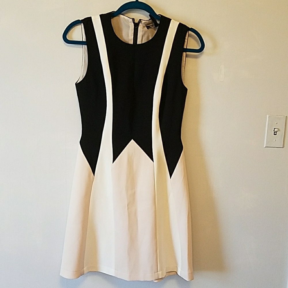 Nwt bcbgmaxazria dress size 0